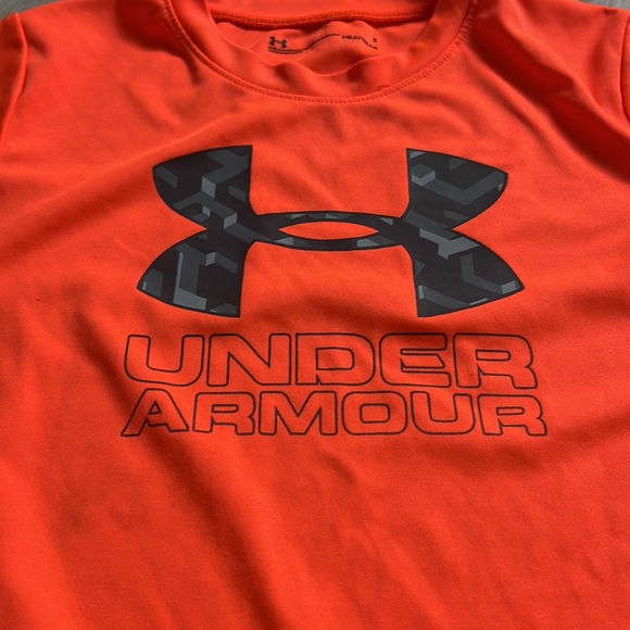 • Orange under Armour heat gear shirt, 5 • - Picture 6 of 6